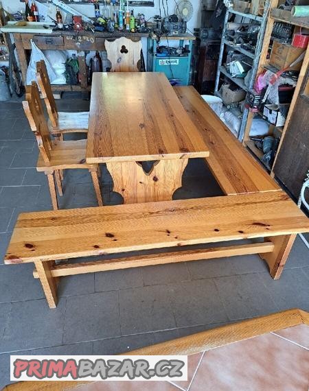 jidelni-stul-z-masivu