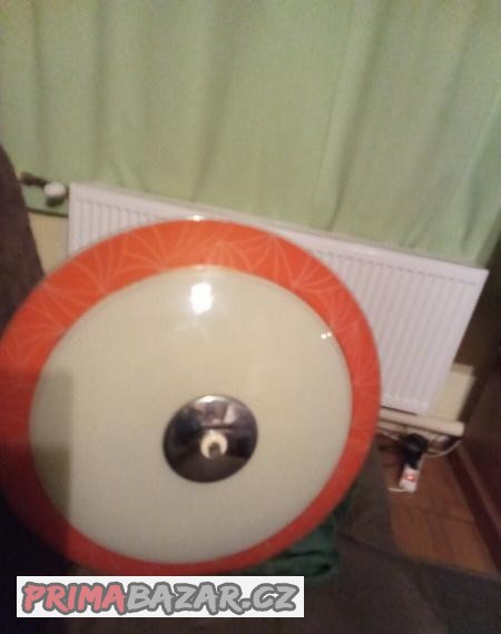 stropni-svetlo-a-lampicka