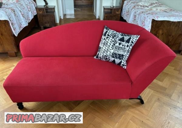 cervena-sofa