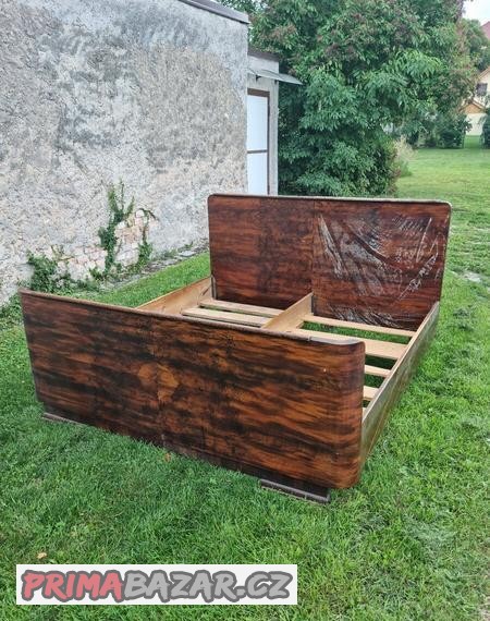 historicka-drevena-dvoupostel