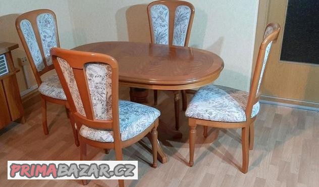 stul-rozkladaci-jidelni-a-4-zidle-drevo-tresen