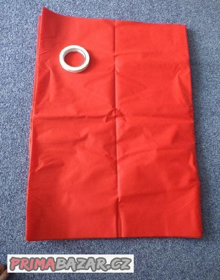 Červený slavnostní koberec - běhoun