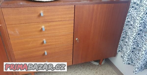 skrinky-a-sektorovy-nabytek