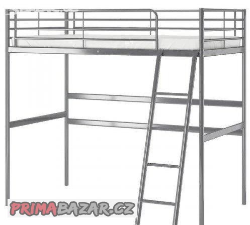 zvysena-postel-ikea-svarta-s-nebo-bez-pracovni-desky