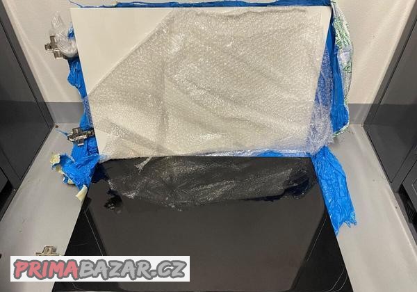 dvirka-a-cela-zasuvek-besta-4-ks-selsviken-2x-leskla-bi