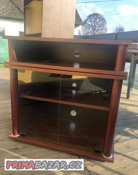 stolek-pod-televizi-otocny