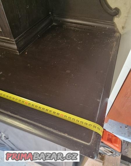 skrin-do-jidelniho-koutu-pribornik