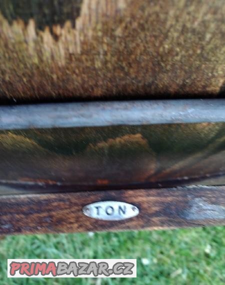 Dřevěné sedačky Tonet