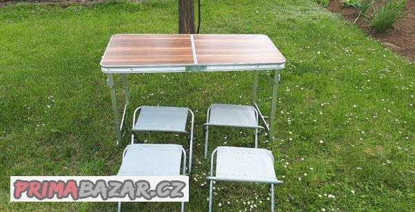 Prodám kempingový stůl a čtyři židličky Prodám kempingový stůl a čtyři židličky