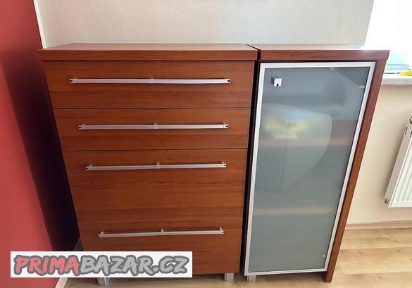 3x-komoda-sestava-1x-suplikova-2x-prosklene-policove
