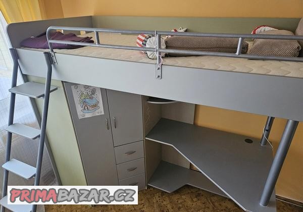palanda-se-stolkem-pod