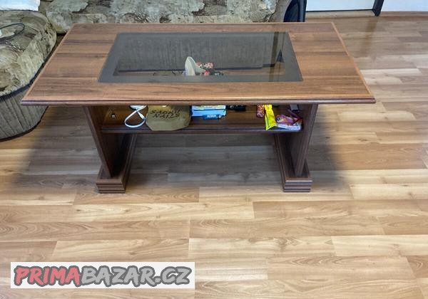 prodam-skrine-a-stolek-idealne-jako-celek