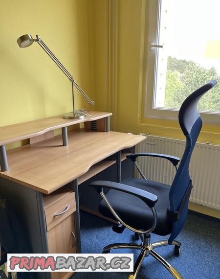 set-k-pc-stolek-lampicka-kreslo-k-pc