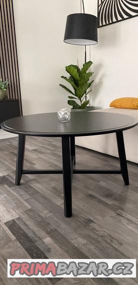 Nový konferencni stul