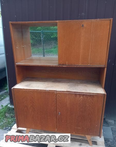 jiri-jiroutek-komoda-s-barovym-nastavcem