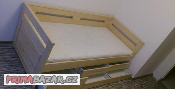 zakazkova-detska-postel-z-masivu-prodano