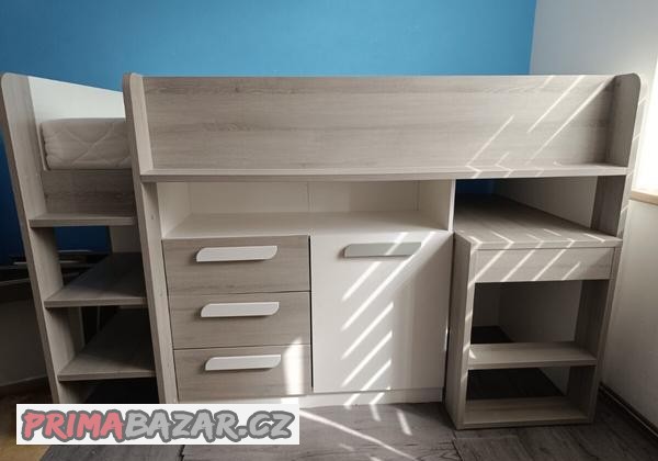 detska-postel-s-uloznym-prostorem-a-psacim-stolem