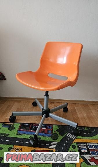otocne-zidle-ikea-snille