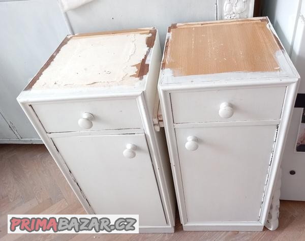 nocni-stolek-stolky-drevo-masiv-cena-za-2-kusy