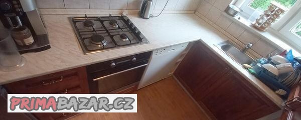 prodam-starsi-rohovou-kuchyni