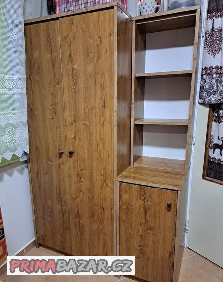 skrin-obyvaci-stena-a-botnik