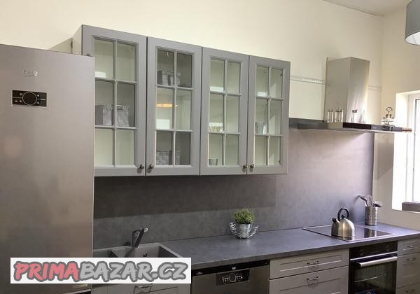 nepouzita-kuchyne-v-sede-barve-carmen