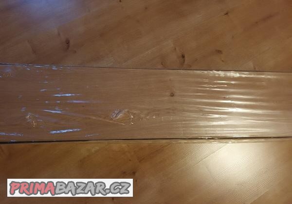 laminatova-podlaha-dub