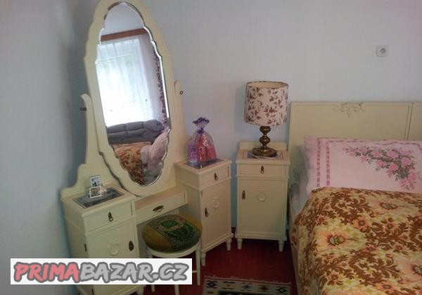 starozitna-loznice-set-11-kusu-slonni-kost