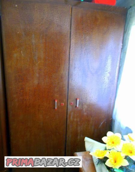 Prodám -  dvoukřídlá skříň