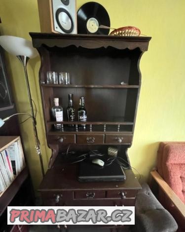 komoda dřevěná