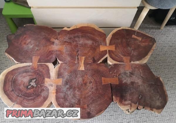 Krásný dreveny konferencni stůl sheesam 107x 70 cm