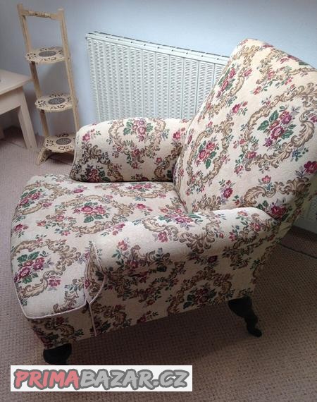 Starožitné křeslo zámecké