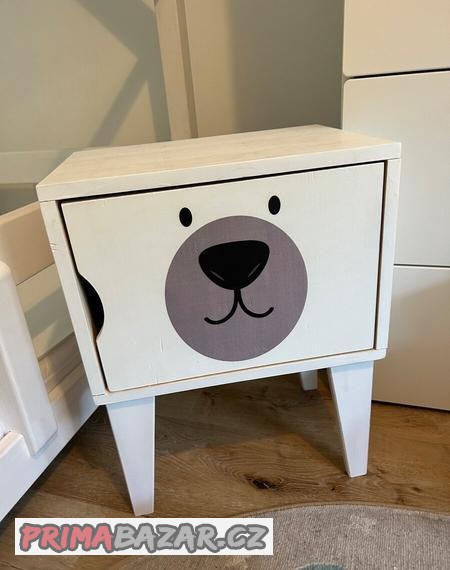 nocni-stolek-little-nice-thing