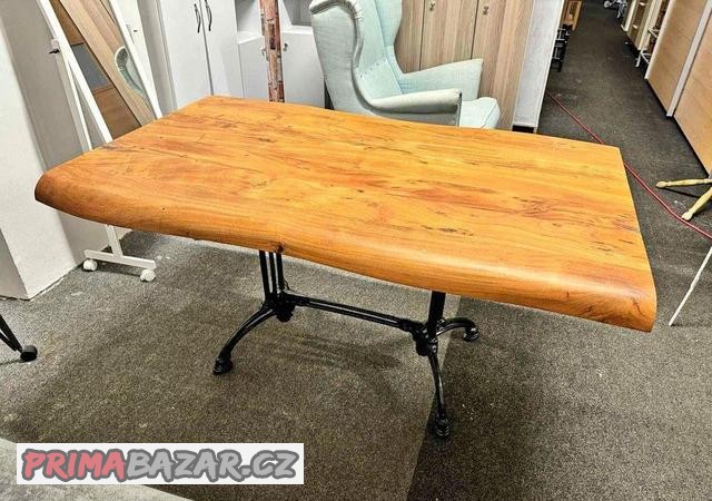 kvalitni-novy-jidelni-stul-z-masivniho-prirodniho-akatoveho