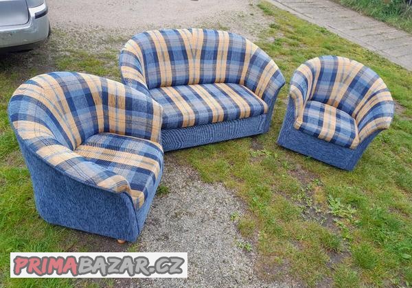 Dvojkřeslo a dvě křesla