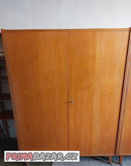 starsi-drevena-skrinka