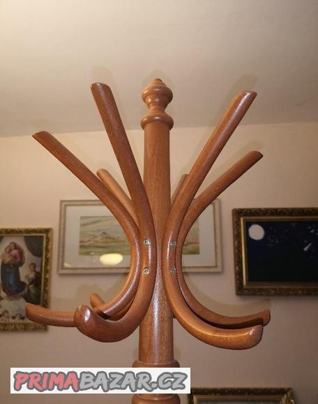 věšák TON - současná výroba, stav takřka nového kusu