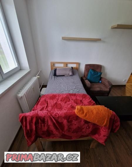 zdravotni-polohovatelna-postel