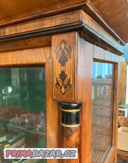 biedermeier-vitrina-knihovna