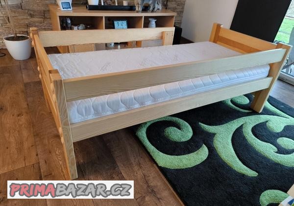 detska-postel-z-masivu-s-matraci