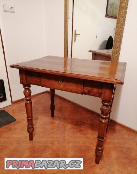 Starožitný stolek