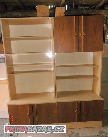 retro-skrinky-s-polickami