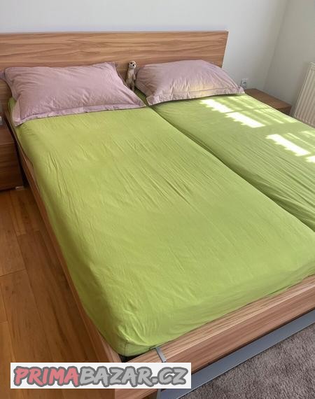 masivni-rakouska-postel-180cm