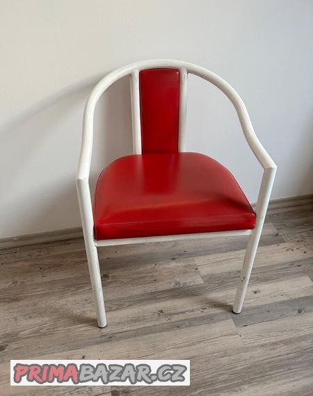 cervena-zidle-art-deco-brusel-retro