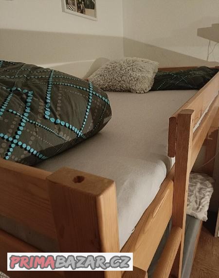 prodam-dvoupatrovou-drevenou-postel