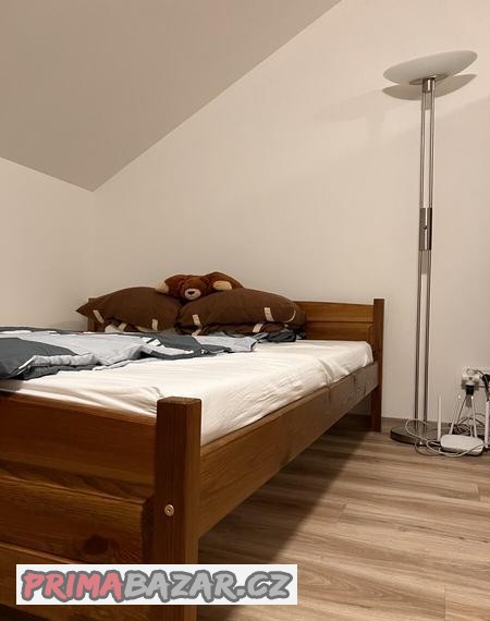 postel-vyvysena-z-masivu-stav-a