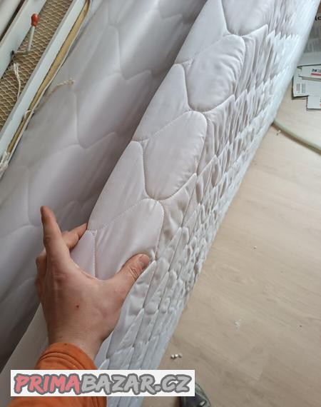 postele-s-matraci
