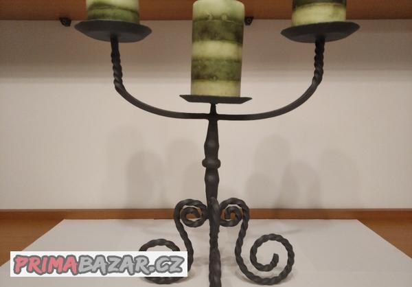 Kovaný trojramenný svícen výška 36 cm