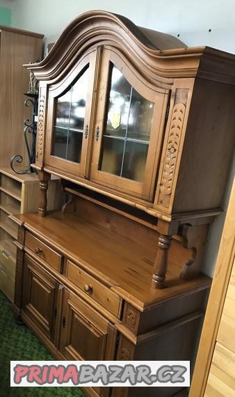 sekretar-z-90-masivni-smrk-2-dilny