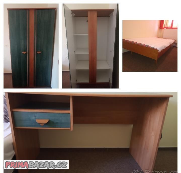 skrin-s-psacim-stolem